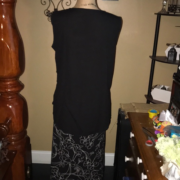 Beautiful skirt set - Picture 3 of 8